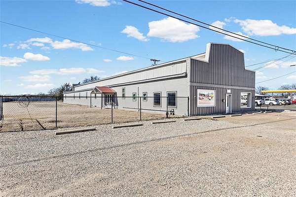 2 Acres of Commercial Land for Sale in Paris, Texas