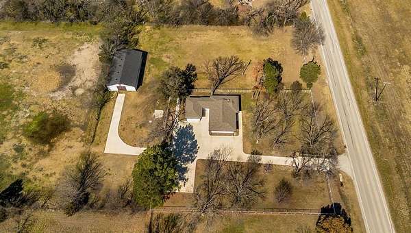 8 Acres of Land with Home for Sale in Ennis, Texas