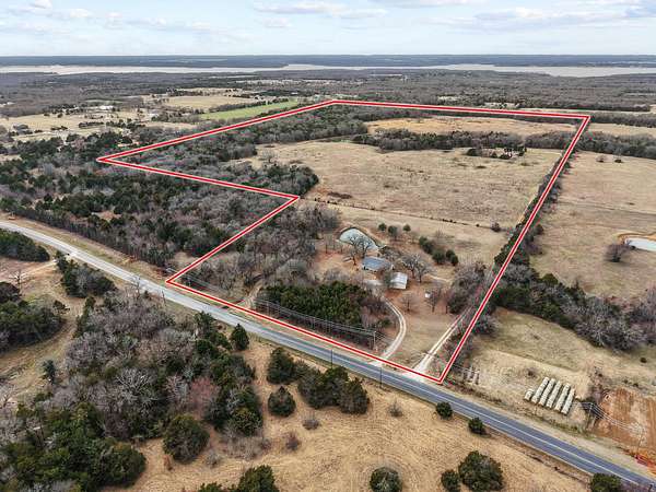 99 Acres of Land with Home for Sale in Pottsboro, Texas