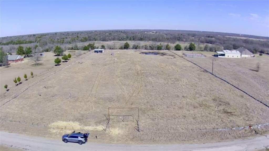 5 Acres of Land for Sale in Kemp, Texas
