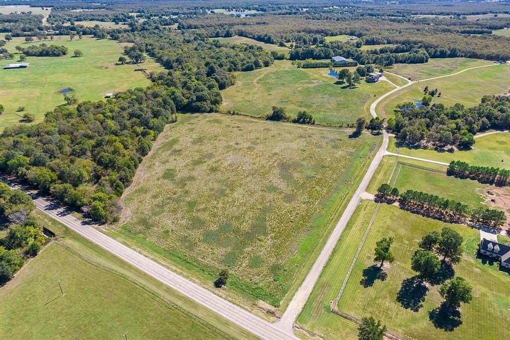 4 Acres of Residential Land for Sale in Paris, Texas