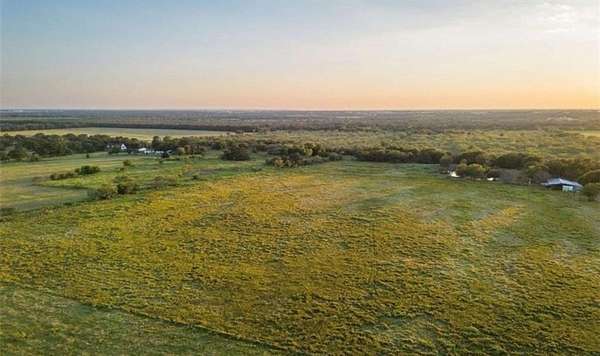 1 Acre of Residential Land for Sale in Elm Mott, Texas