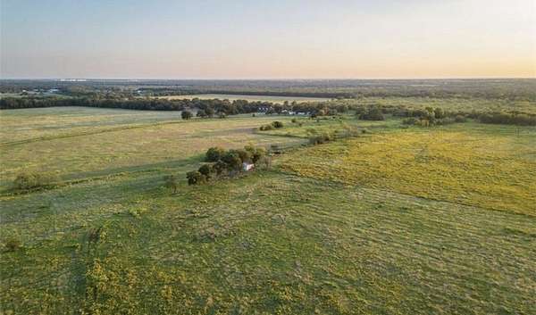 1 Acre of Residential Land for Sale in Elm Mott, Texas