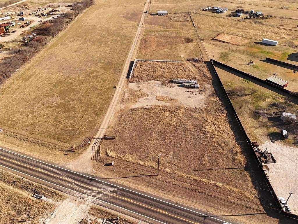 3.5 Acres of Mixed-Use Land for Sale in Waxahachie, Texas