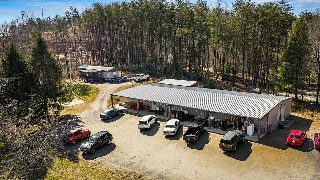 2 Acres of Improved Commercial Land for Sale in Mineral Bluff, Georgia