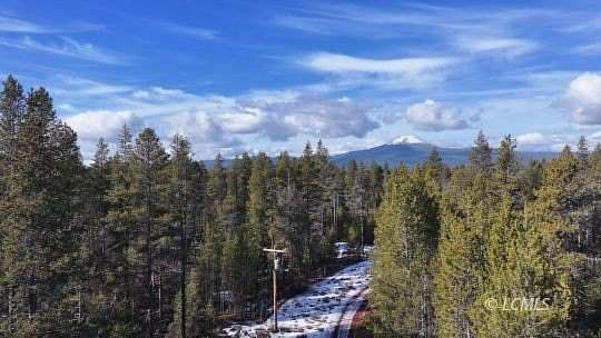 0.92 Acres of Residential Land for Sale in Chiloquin, Oregon