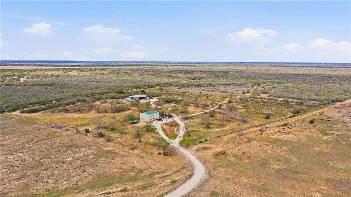 722 Acres of Land with Home for Sale in Alice, Texas