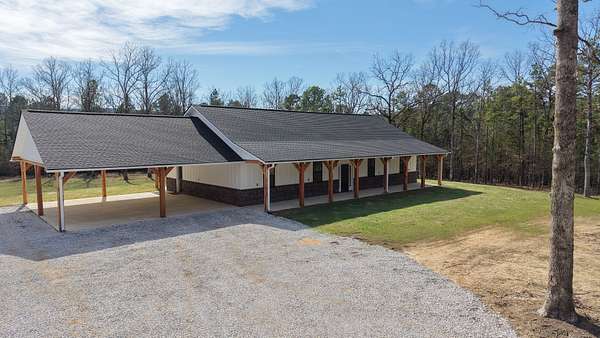 5.14 Acres of Residential Land with Home for Sale in Batesville, Arkansas