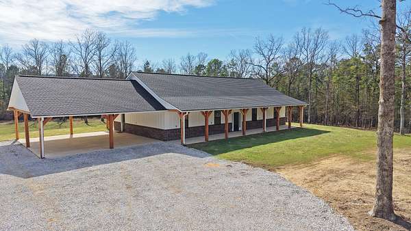 5.14 Acres of Land with Home for Sale in Batesville, Arkansas