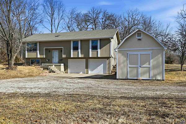 8 Acres of Residential Land with Home for Sale in Hoyt, Kansas