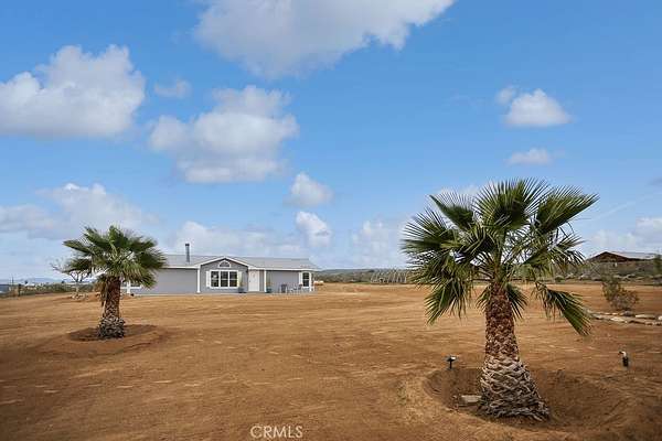 5 Acres of Residential Land with Home for Sale in Yucca Valley, California