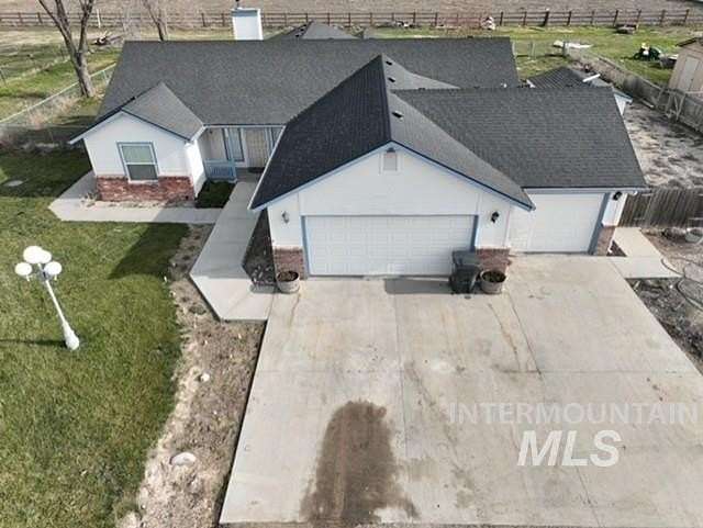 2.5 Acres of Residential Land with Home for Sale in Marsing, Idaho