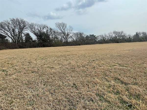 1.61 Acres of Mixed-Use Land for Sale in Ennis, Texas
