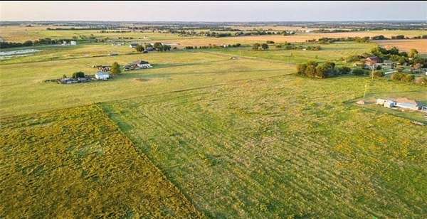 1.8 Acres of Residential Land for Sale in Elm Mott, Texas