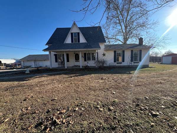 10 Acres of Land with Home for Auction in Mount Vernon, Illinois