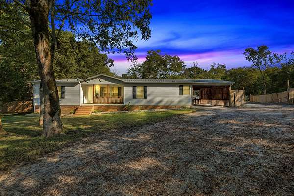 10.4 Acres of Land with Home for Sale in Lebanon, Tennessee