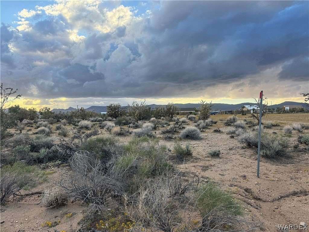 1.17 Acres of Residential Land for Sale in Golden Valley, Arizona