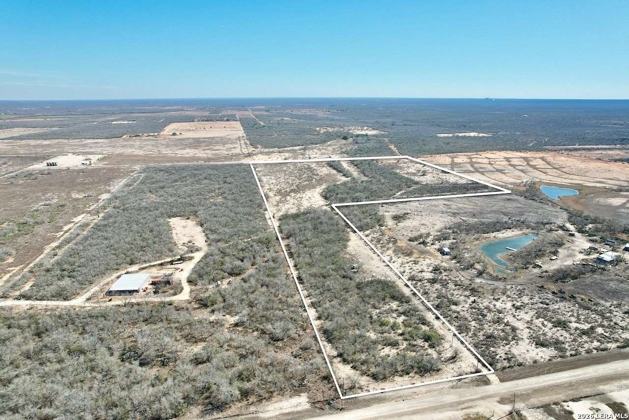 Residential Land for Sale in Jourdanton, Texas