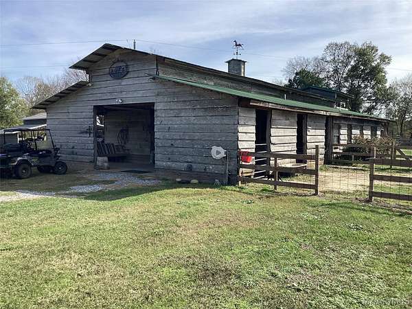 28 Acres of Land with Home for Sale in Camden, Alabama