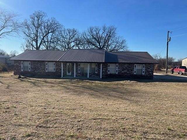 2.34 Acres of Residential Land with Home for Sale in Farmington, Arkansas