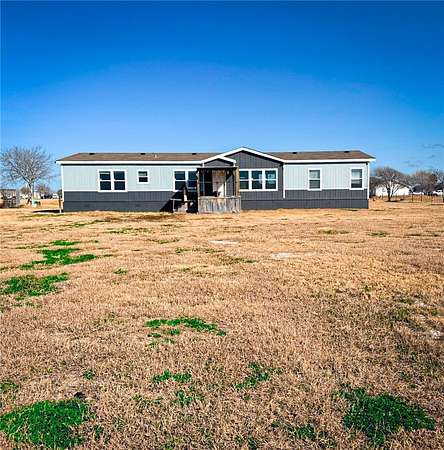 1.5 Acres of Residential Land with Home for Sale in Taft, Texas