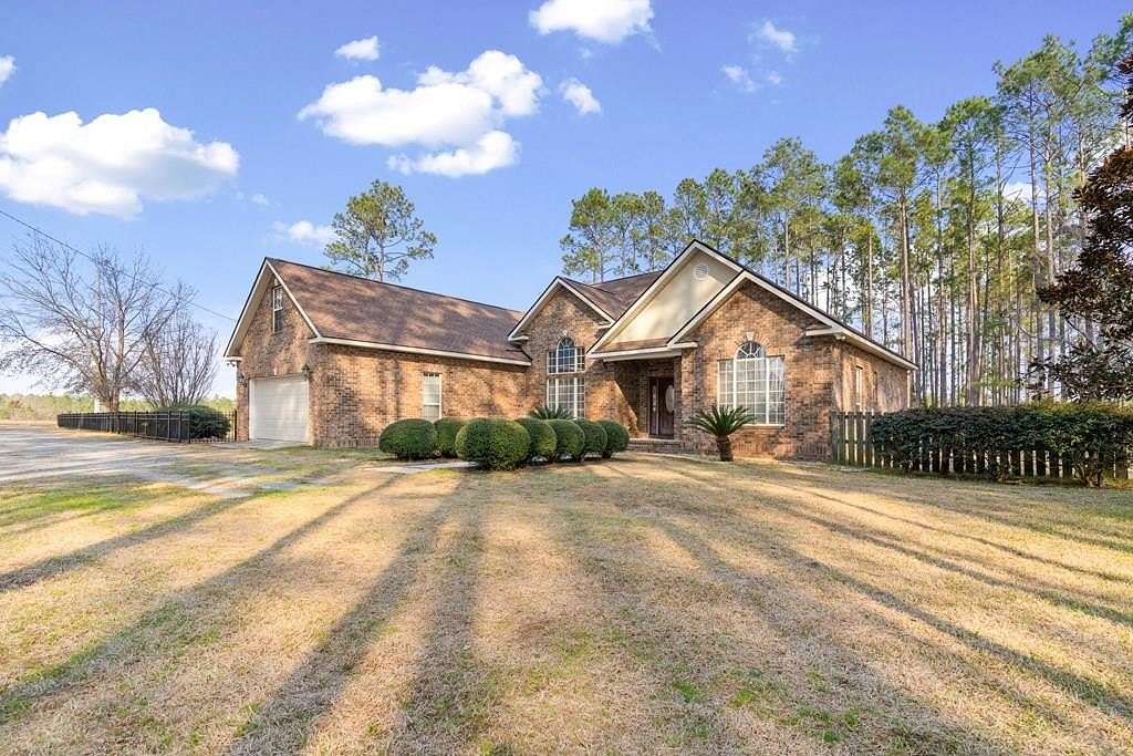 5.44 Acres of Residential Land with Home for Sale in Baxley, Georgia