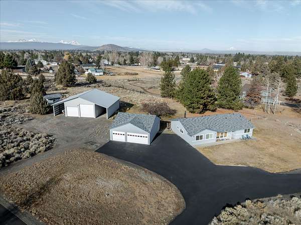 2.6 Acres of Residential Land with Home for Sale in Bend, Oregon