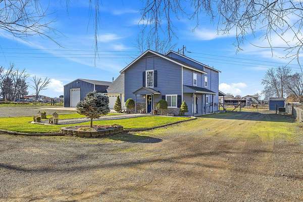 1.5 Acres of Residential Land with Home for Sale in Burbank, Washington