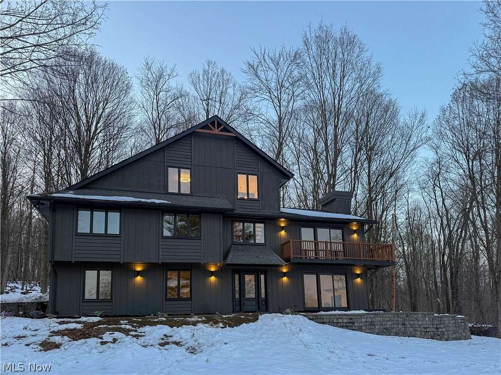 5.25 Acres of Residential Land with Home for Sale in Medina, Ohio