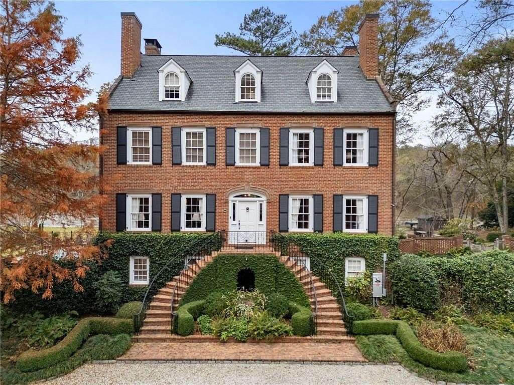 1.56 Acres of Residential Land with Home for Sale in Atlanta, Georgia