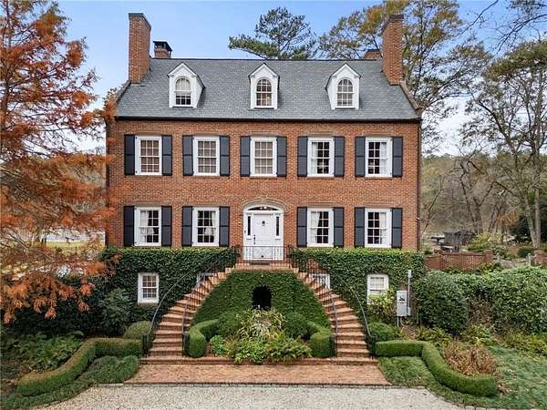 1.56 Acres of Residential Land with Home for Sale in Atlanta, Georgia