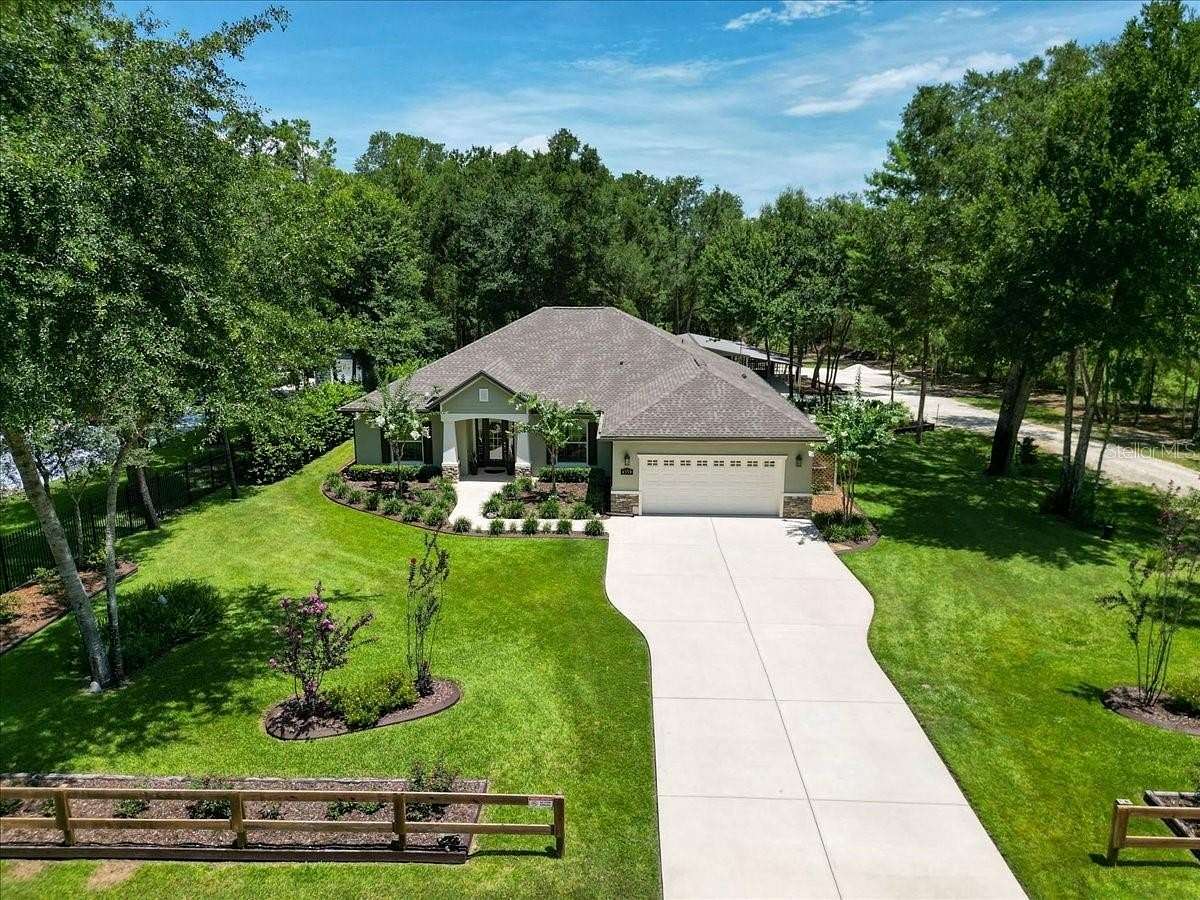 8.75 Acres of Land with Home for Sale in Ocala, Florida