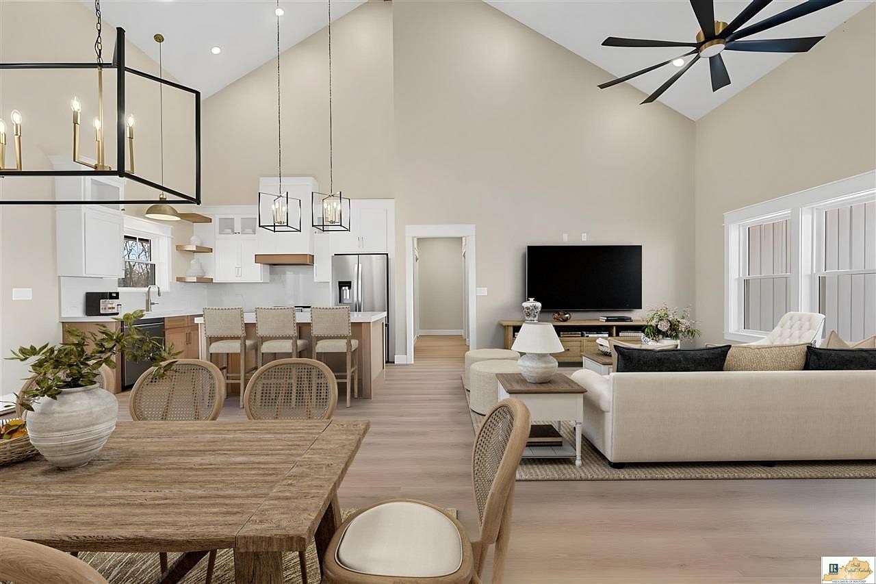 1.8 Acres of Land with Home for Sale in Glasgow, Kentucky