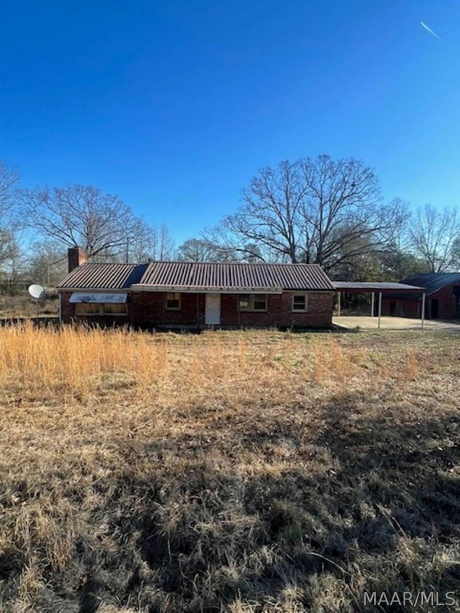 2.65 Acres of Residential Land with Home for Sale in Grady, Alabama