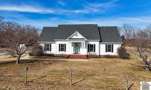 27 Acres of Agricultural Land with Home for Sale in Mayfield, Kentucky