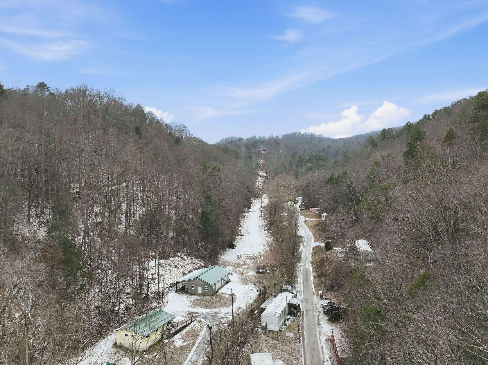 33 Acres of Land with Home for Sale in Wallins Creek, Kentucky