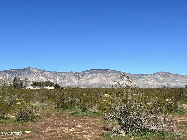 5 Acres of Residential Land for Sale in Mojave, California