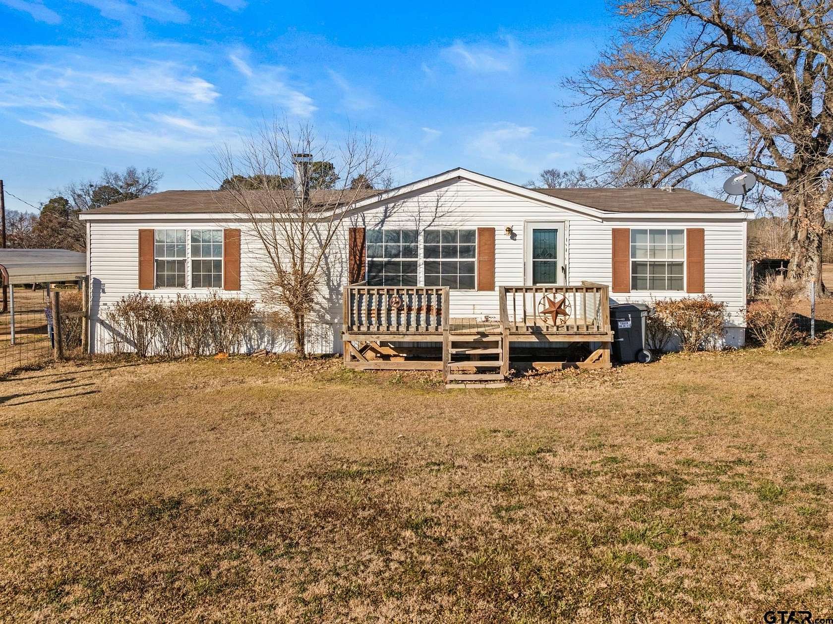 15.5 Acres of Recreational Land with Home for Sale in Leesburg, Texas