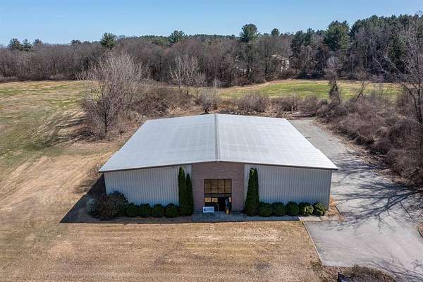 4.67 Acres of Improved Commercial Land for Sale in Woodstock, Connecticut