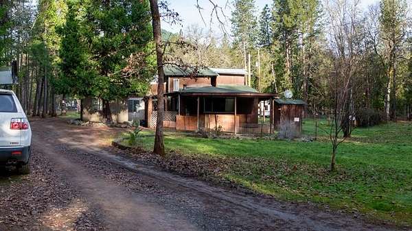 4.85 Acres of Residential Land with Home for Sale in Rogue River, Oregon