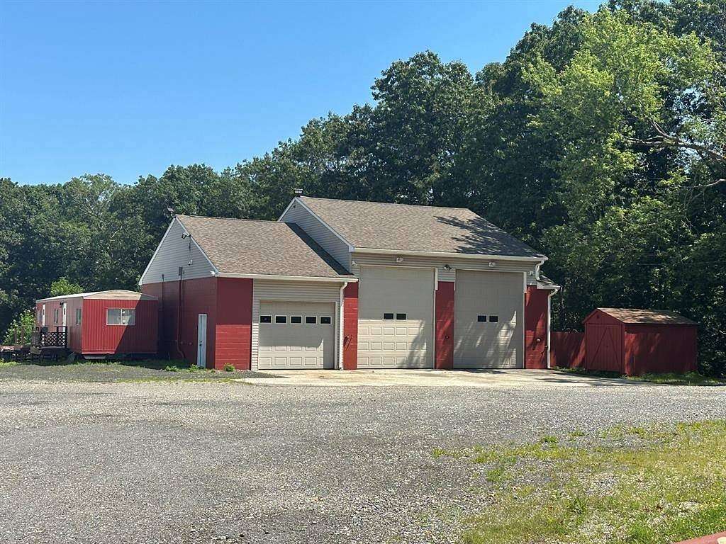 3.5 Acres of Commercial Land for Sale in Killingly Town, Connecticut