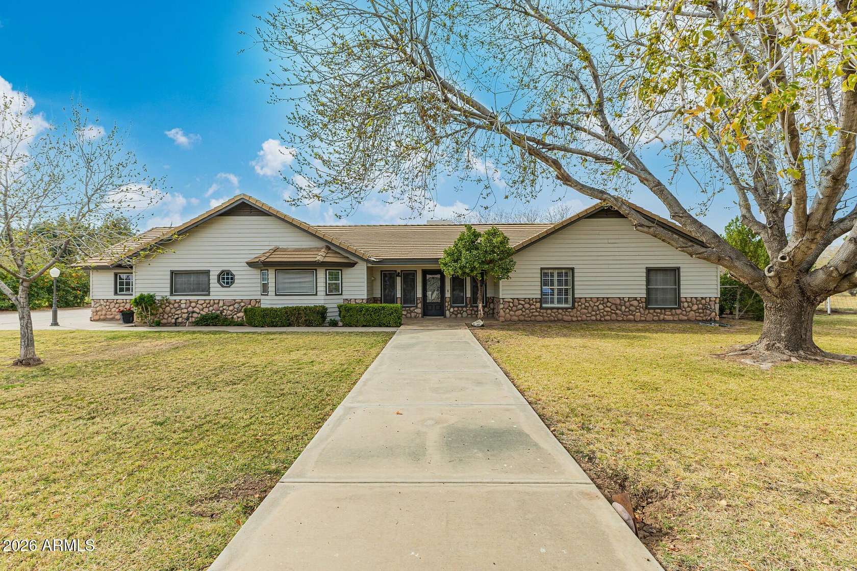 1.57 Acres of Residential Land with Home for Sale in Mesa, Arizona