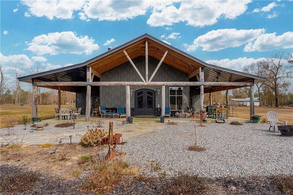 19.9 Acres of Land with Home for Sale in Hortense, Georgia