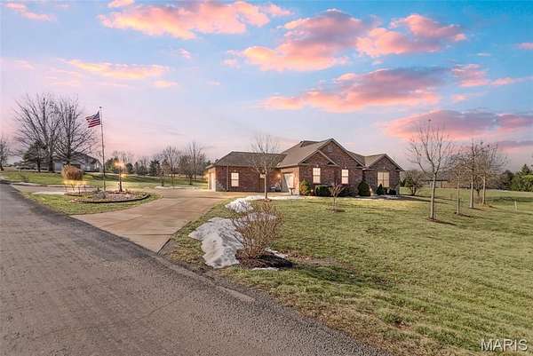 2.23 Acres of Residential Land with Home for Sale in Godfrey, Illinois