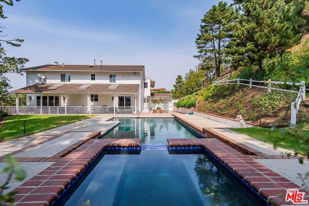 1.73 Acres of Residential Land with Home for Lease in Los Angeles, California