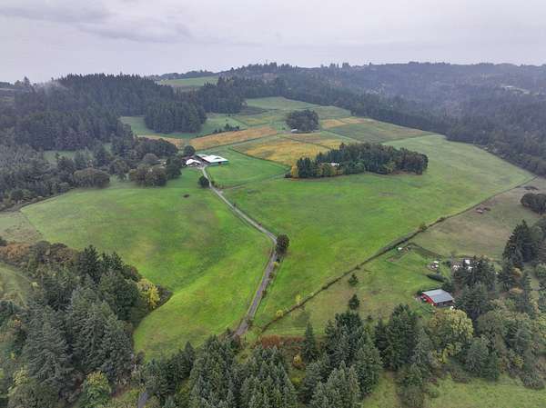 140 Acres of Agricultural Land with Home for Sale in Amity, Oregon