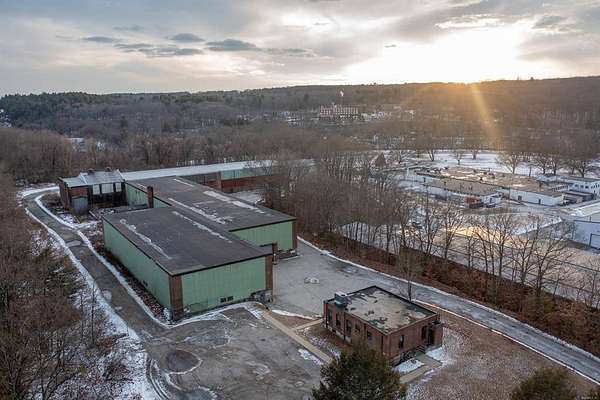 7.88 Acres of Improved Commercial Land for Sale in Putnam, Connecticut