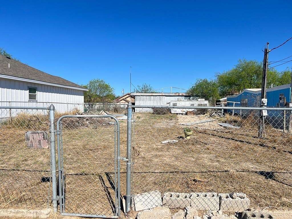 0.17 Acres of Residential Land for Sale in Eagle Pass, Texas