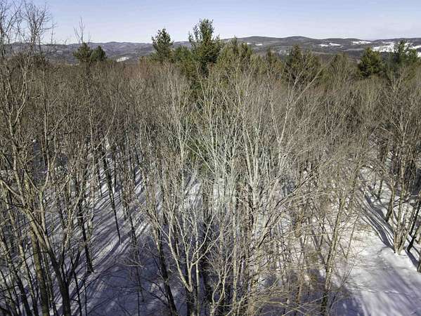 1 Acre of Residential Land for Sale in Hartford, Vermont