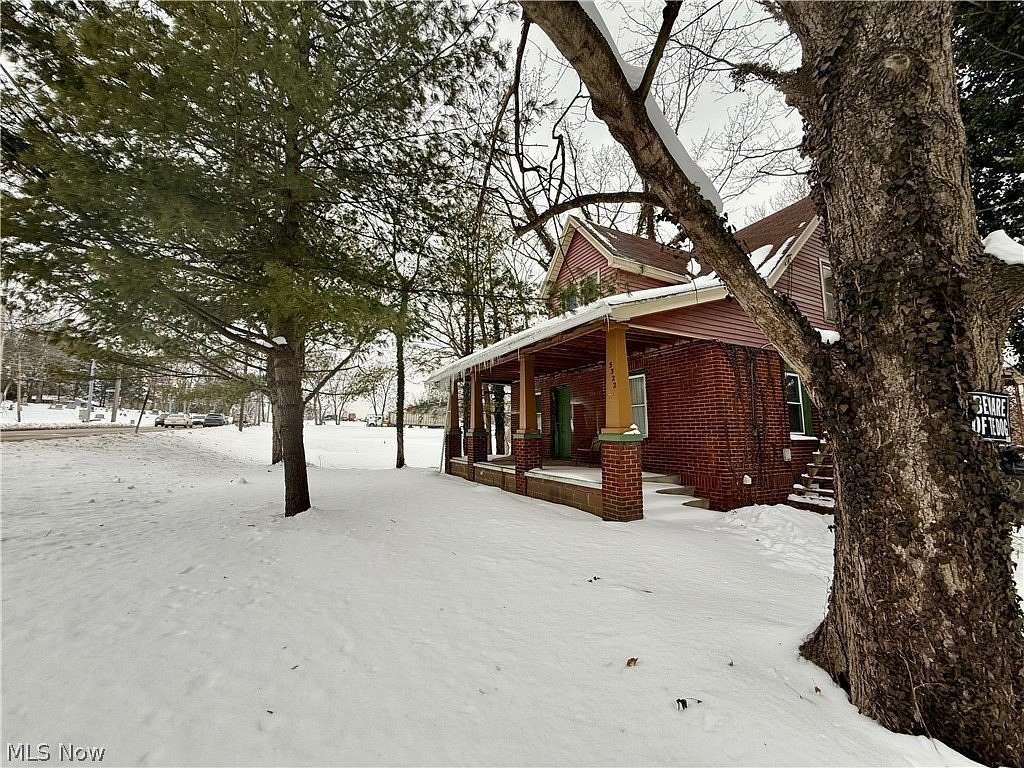 8.9 Acres of Residential Land with Home for Sale in Youngstown, Ohio